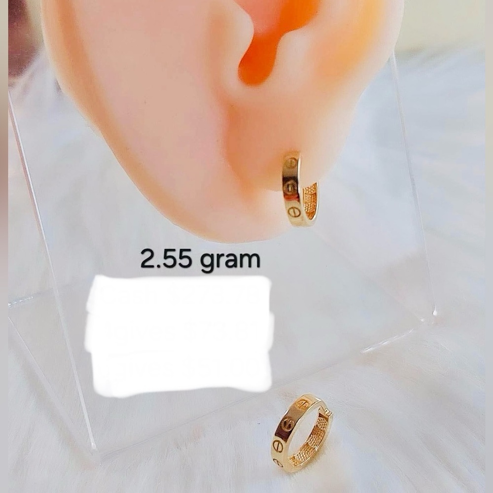 18K Solid Gold earrings ♥️